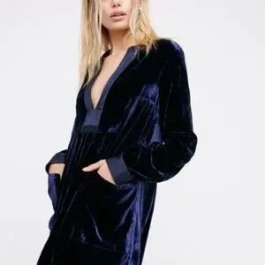 Free People Choose Me Velvet Mini Dress in Midnight Blue Size Small elegant